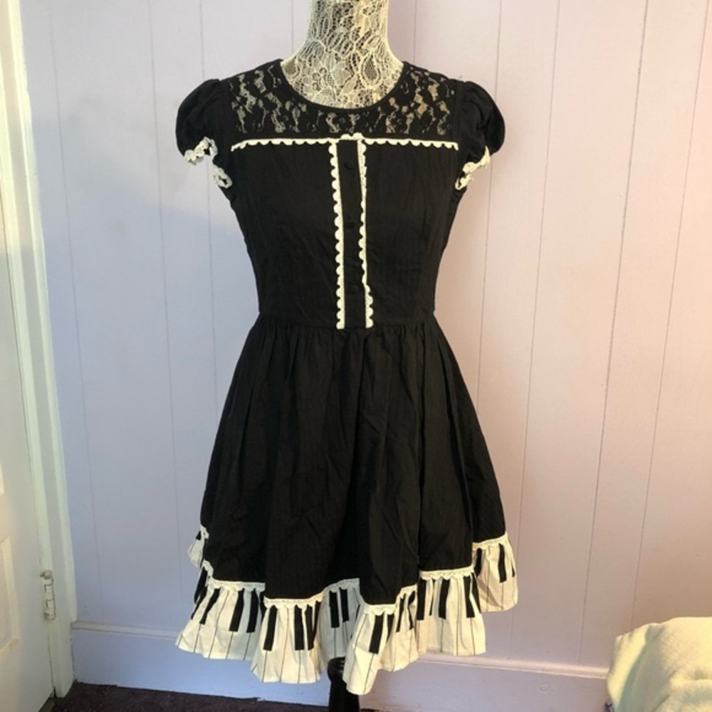 Piano dress